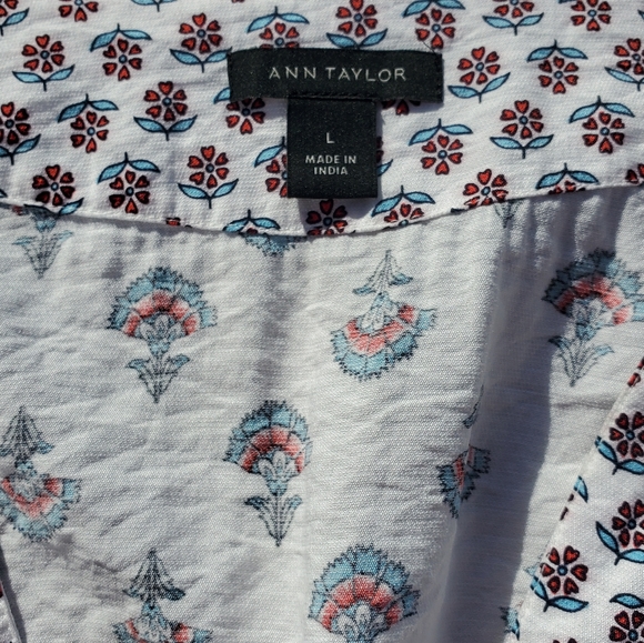 Ann Taylor sleeveless ruched blouse - Picture 7 of 7